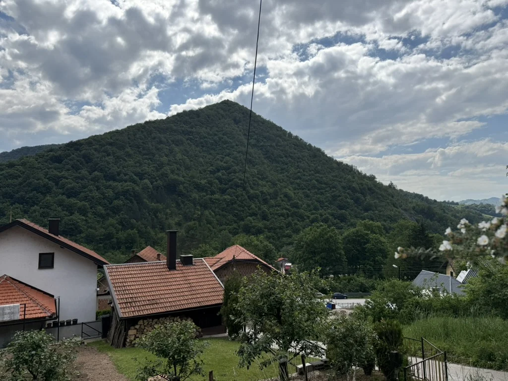 Bosna Pyramida Země z ubytování ve Visoku